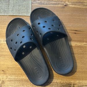 CROCS men’s slides, size 11